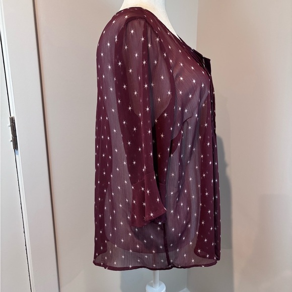 Torrid Size 2 Maroon Star Print Sheer Blouse • 100% Polyester - Picture 3 of 14